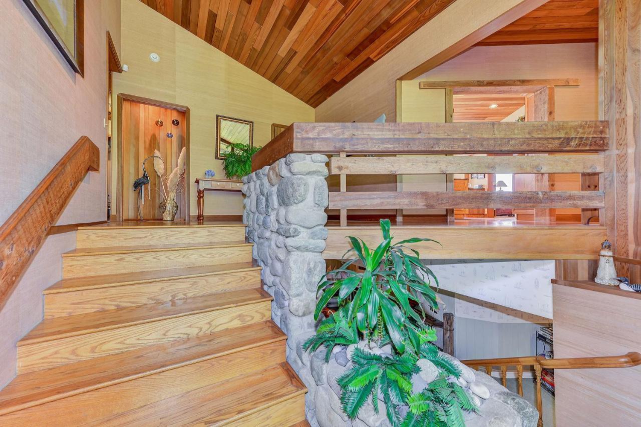 Oceanside Lodge Saanich Inlet North Saanich Bagian luar foto