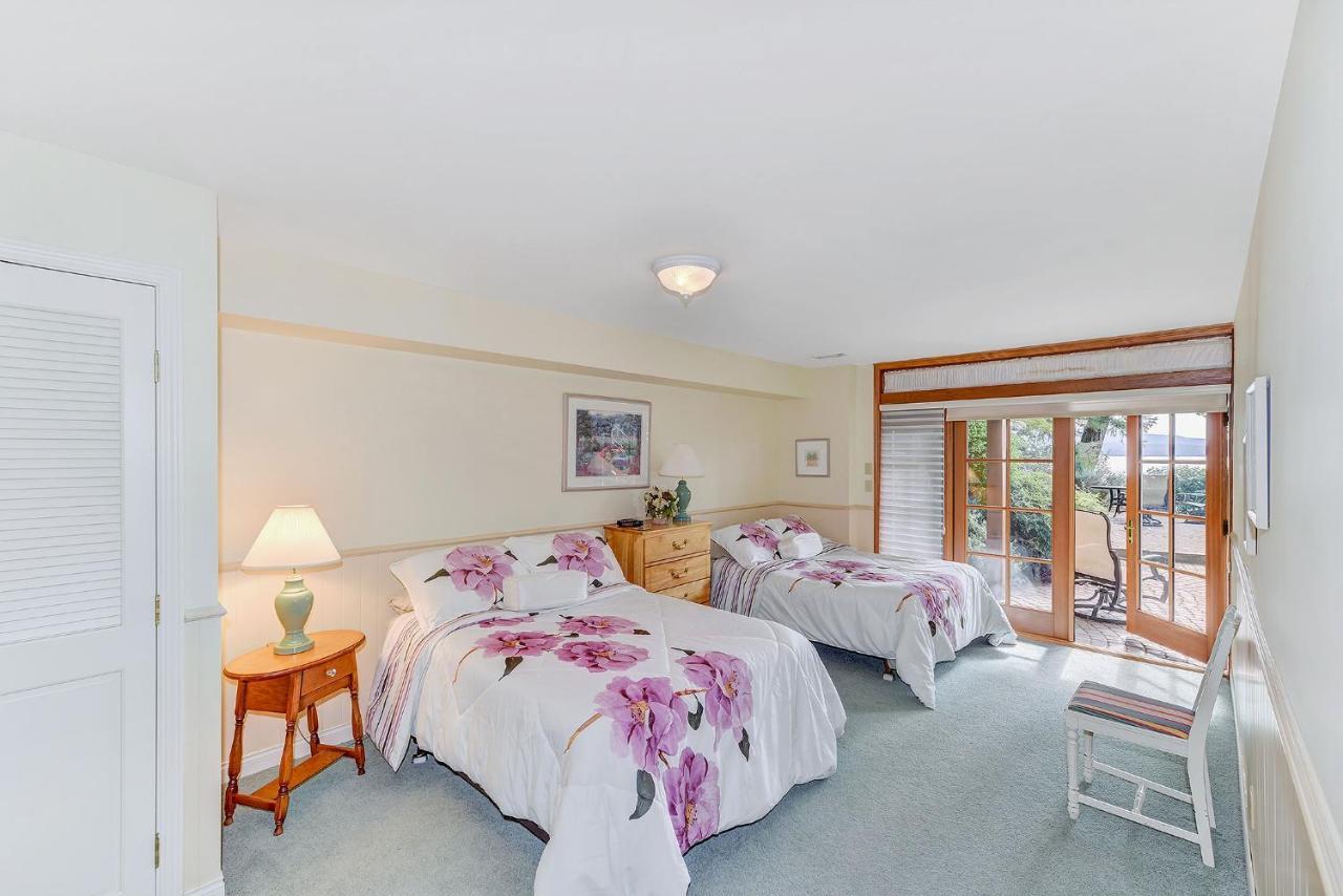 Oceanside Lodge Saanich Inlet North Saanich Bagian luar foto