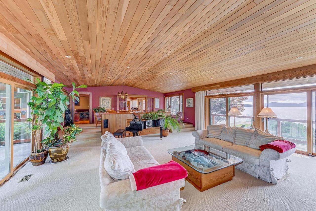 Oceanside Lodge Saanich Inlet North Saanich Bagian luar foto