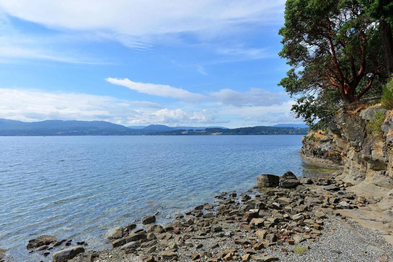 Oceanside Lodge Saanich Inlet North Saanich Bagian luar foto