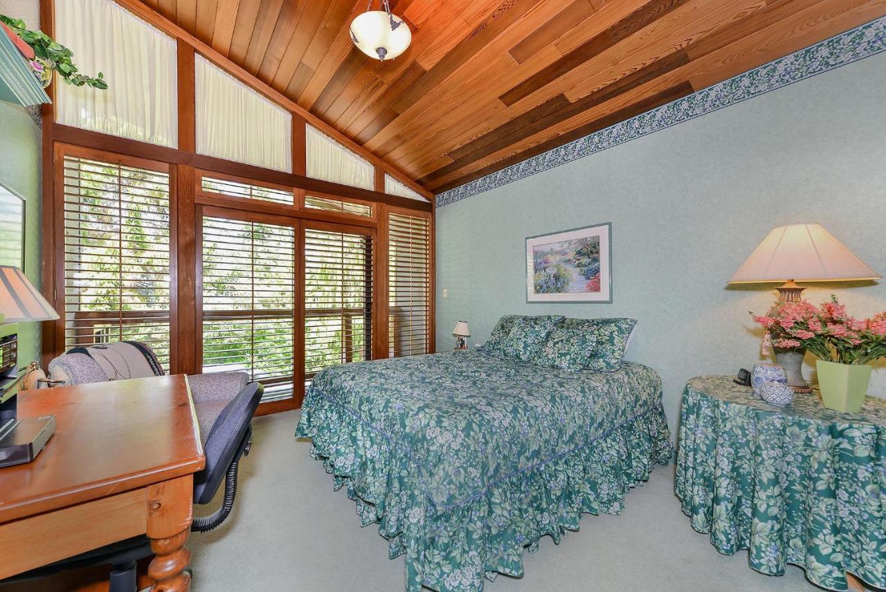 Oceanside Lodge Saanich Inlet North Saanich Bagian luar foto