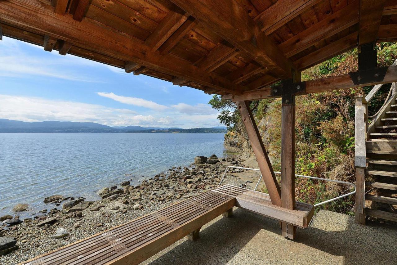 Oceanside Lodge Saanich Inlet North Saanich Bagian luar foto